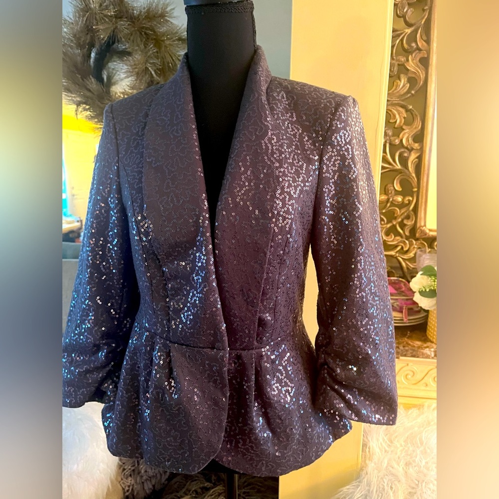 Robert Luis, gray sequence, metallic blazer with hook and eye closure